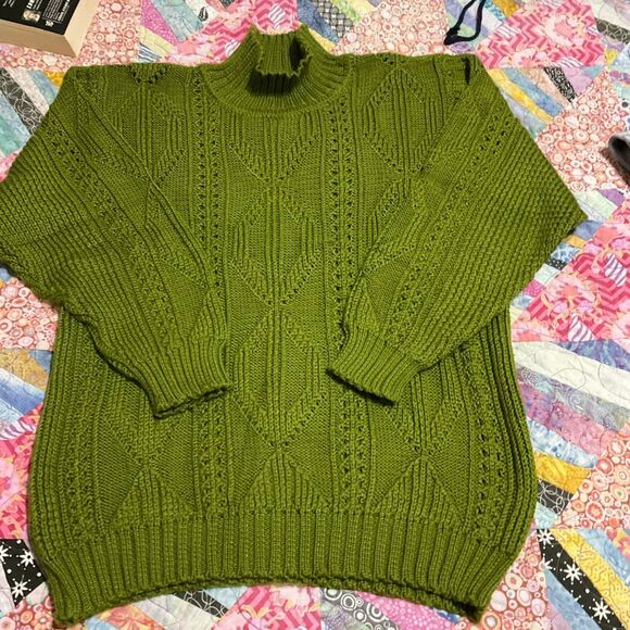 Olive Open Knit Heritage Cable Mockneck Sweater, OS. Balloonsleeves - Picture 3 of 8